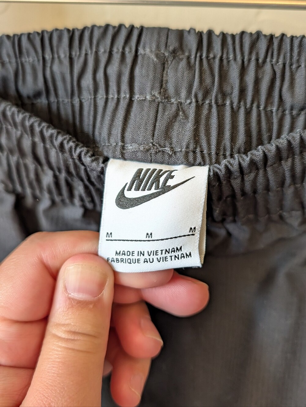 Nike Sportswear Essential Mid Rise Woven Cargo Midi Skirt - Picture 5 of 9